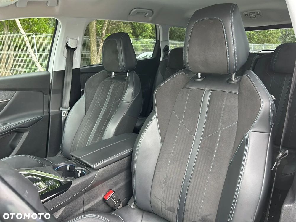 Peugeot 5008 - 8