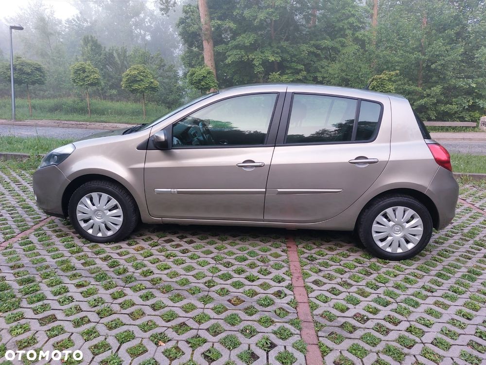Renault Clio 1.2 16V Alize - 5