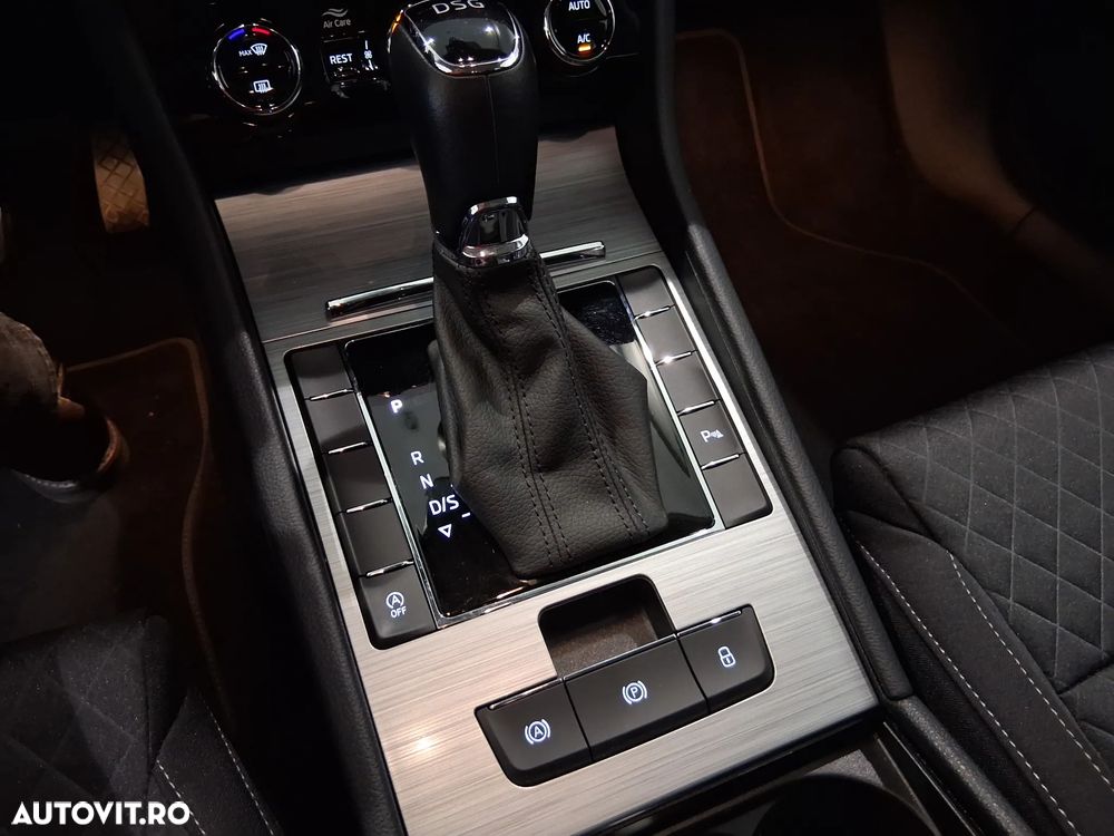 Skoda Superb 2.0 TDI DSG Ambition - 17