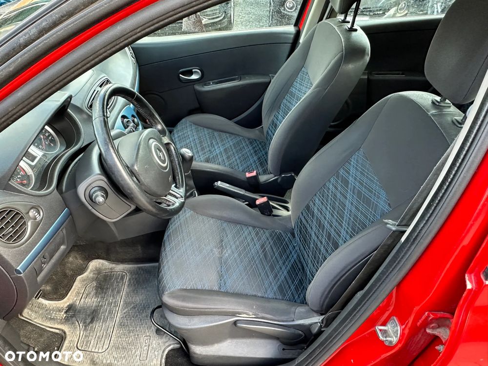Renault Clio - 17