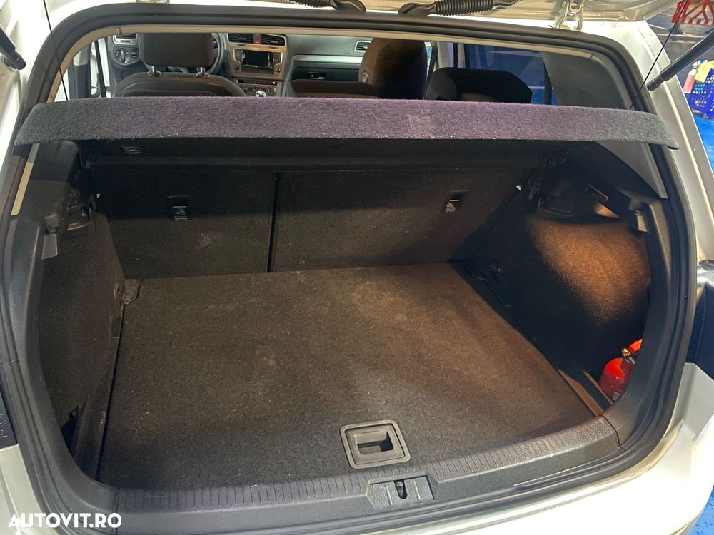 Volkswagen Golf 1.6 TDI BMT Comfortline - 11