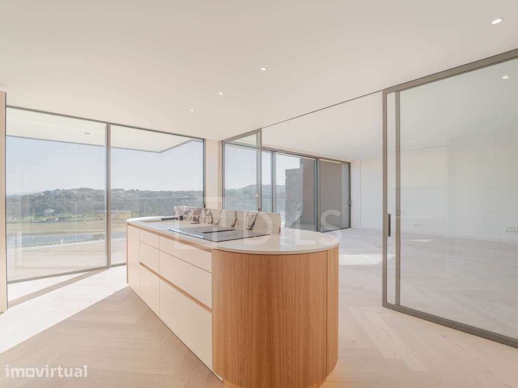 Apartamento T4+1, com varanda, frente ao Rio Douro - Grande imagem: 5/120