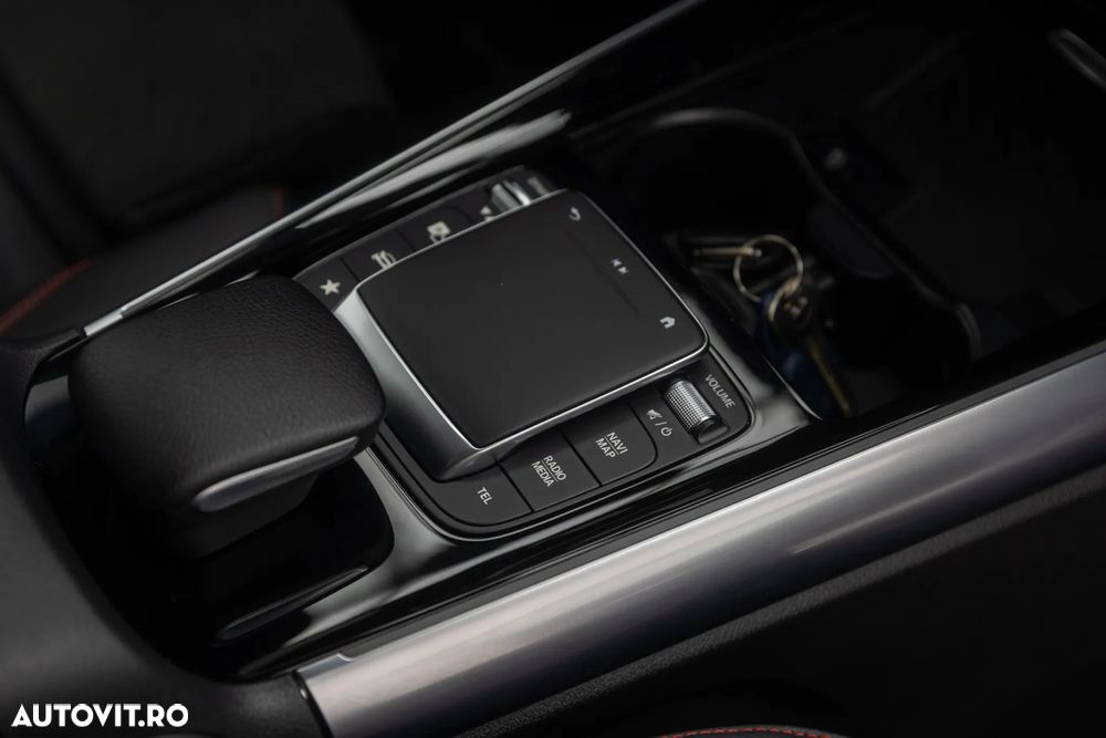 Mercedes-Benz EQA 300 4MATIC - 33