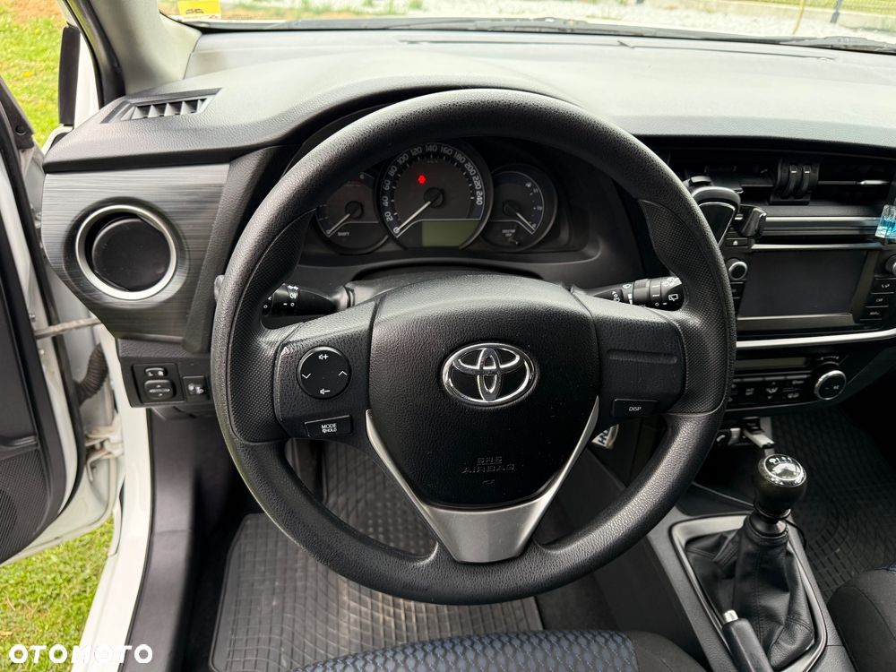 Toyota Auris - 30