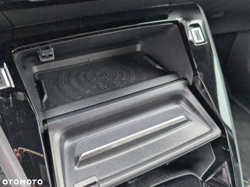 Peugeot 2008 54kWh GT - 17