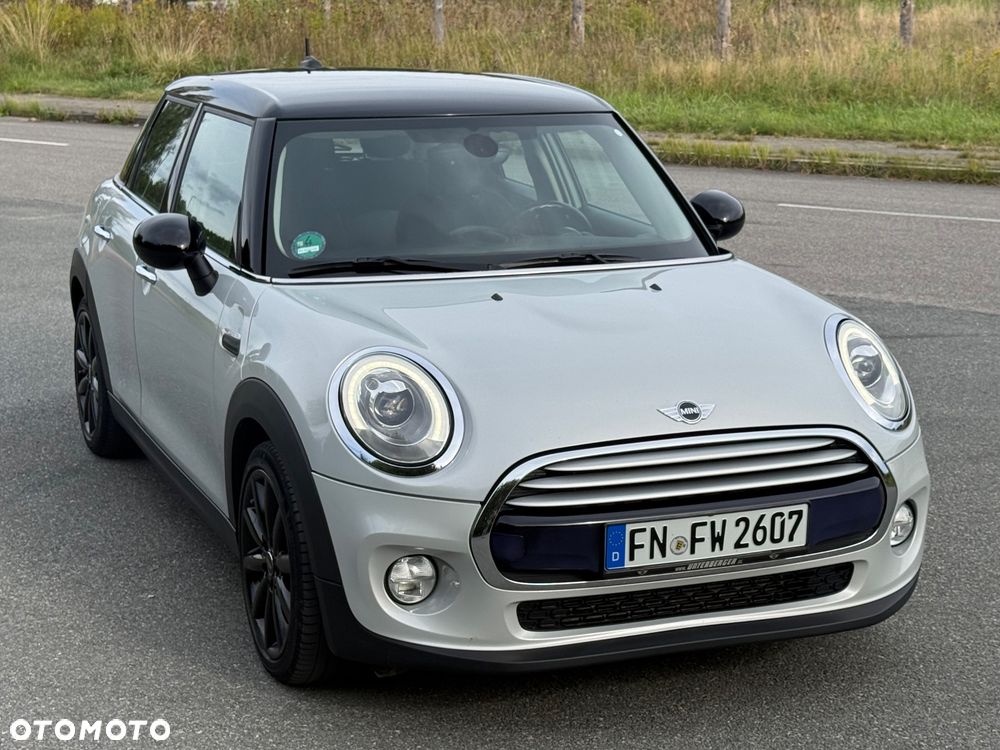 MINI Cooper Essential Trim - 18