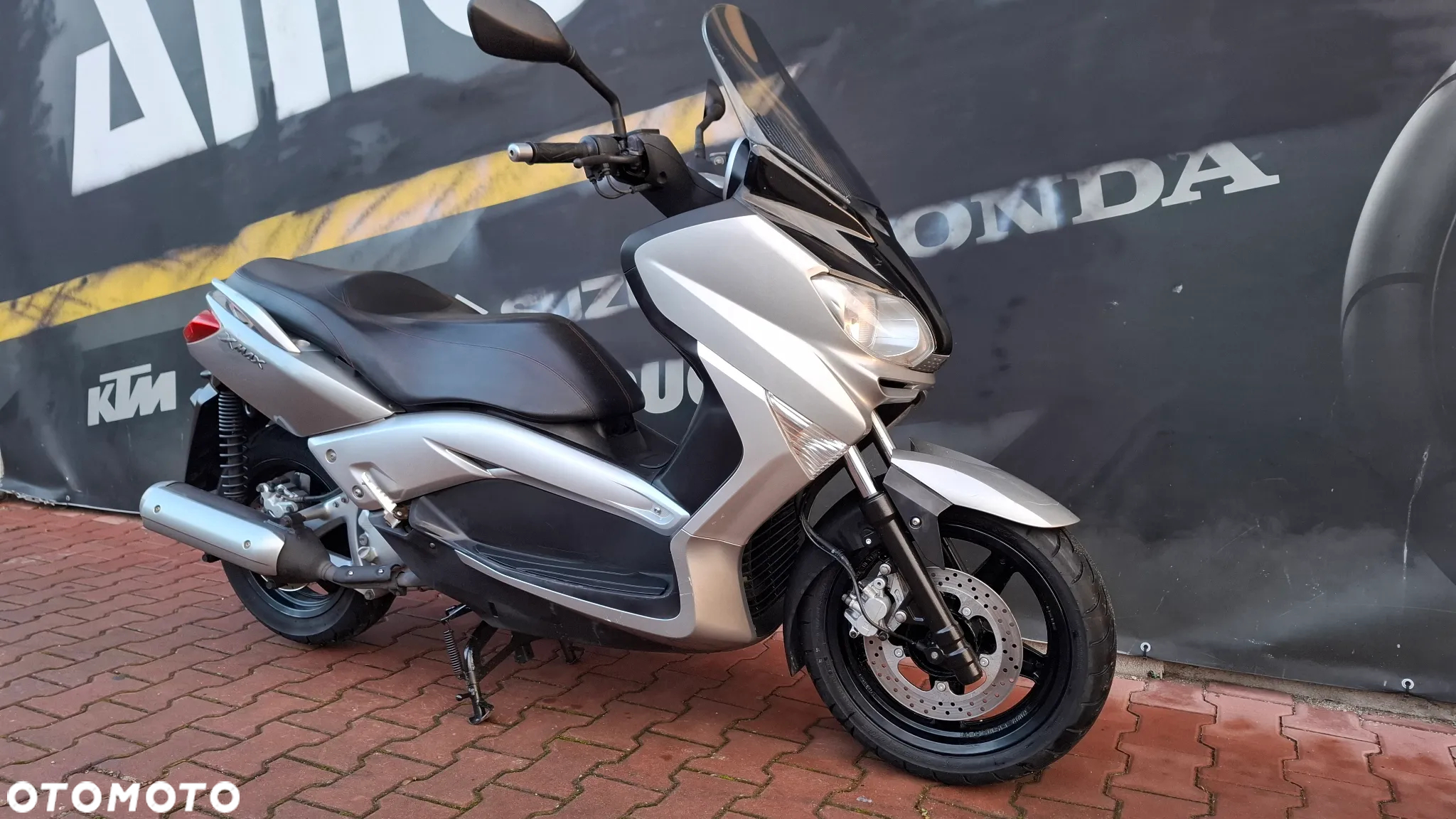 Yamaha X-max - 3