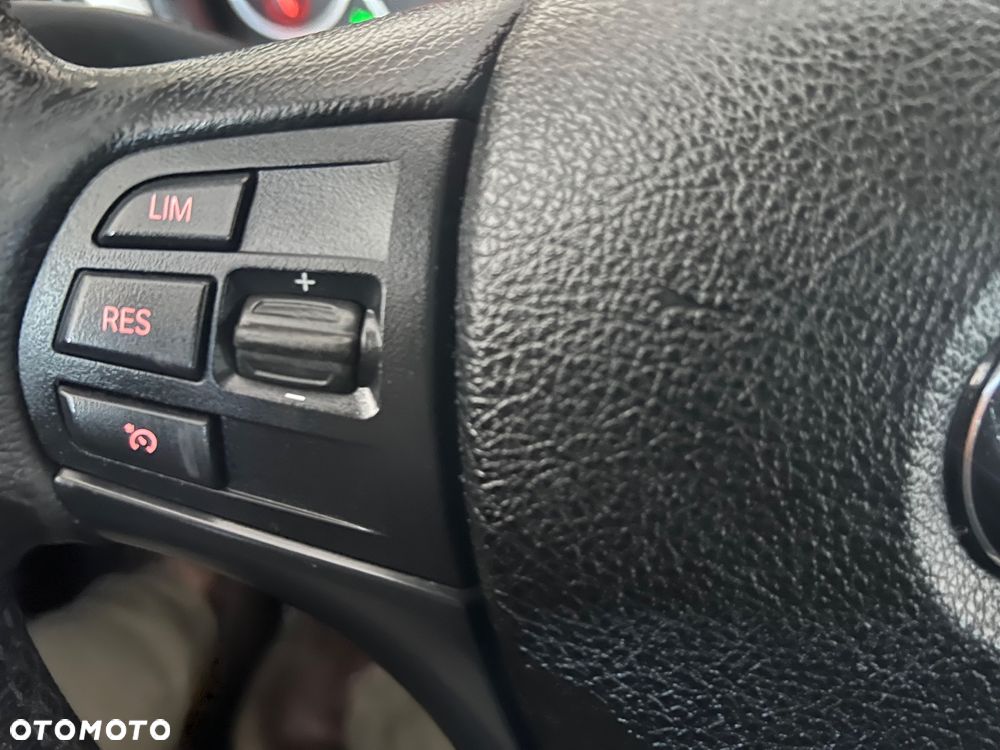 BMW Seria 3 316d Edition Luxury Line Purity - 34