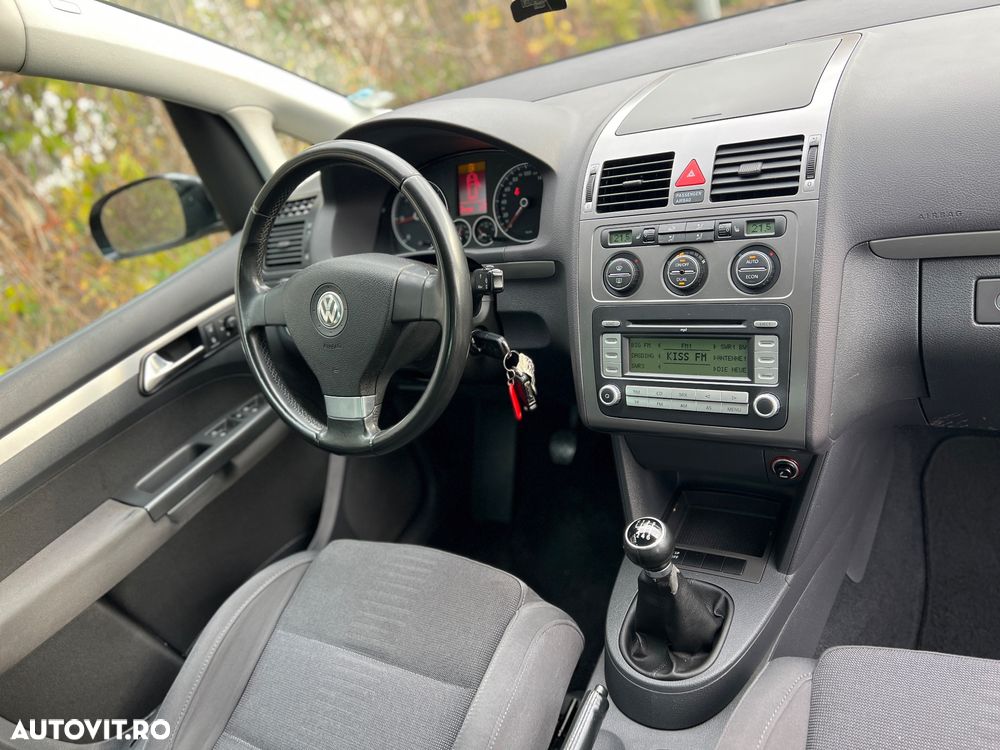 Volkswagen Touran 2.0 TDI Highline - 9