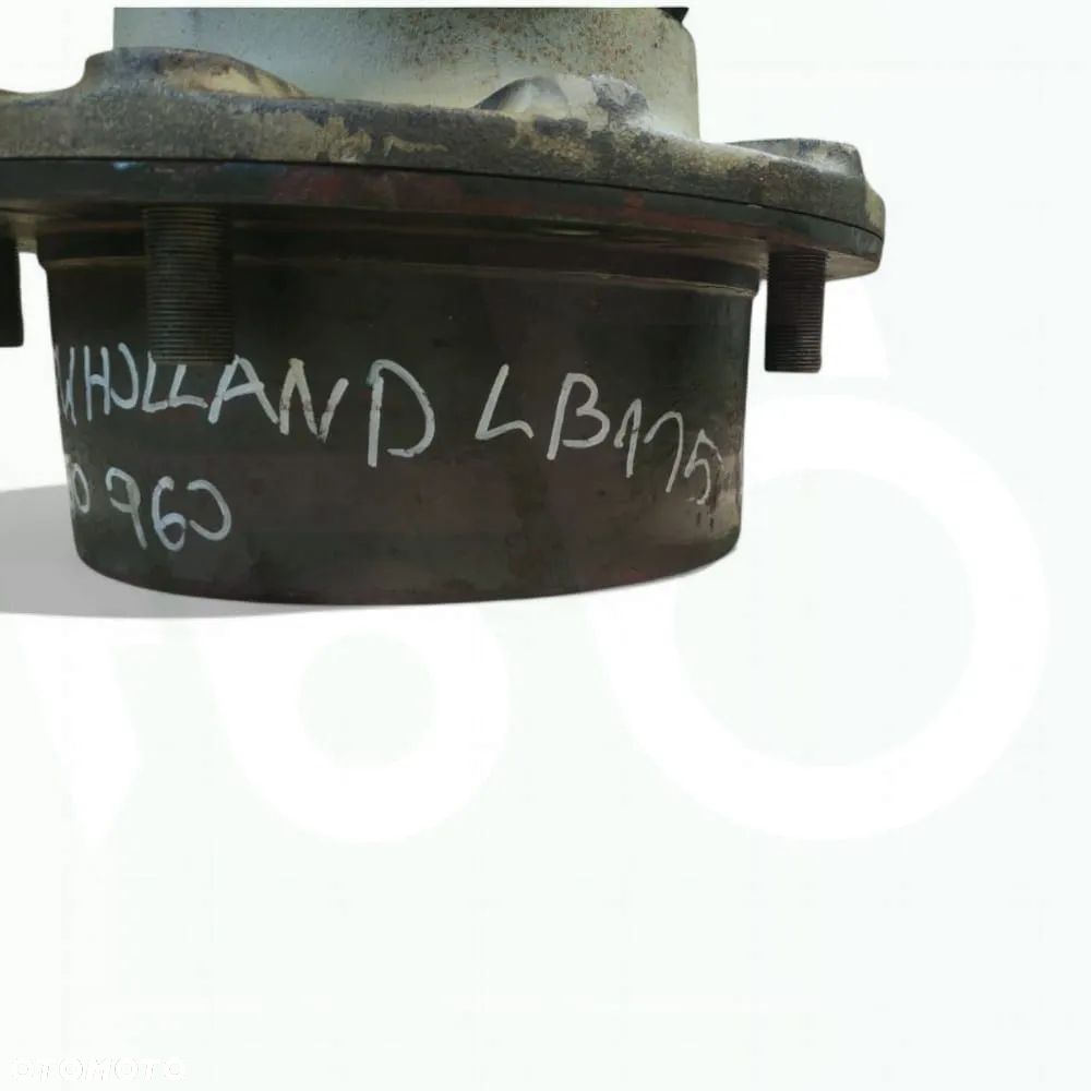 Zwrotnica 6194274M1 Zwolnica 85825032 Piasta 85825037 New Holland LB 115 - 16