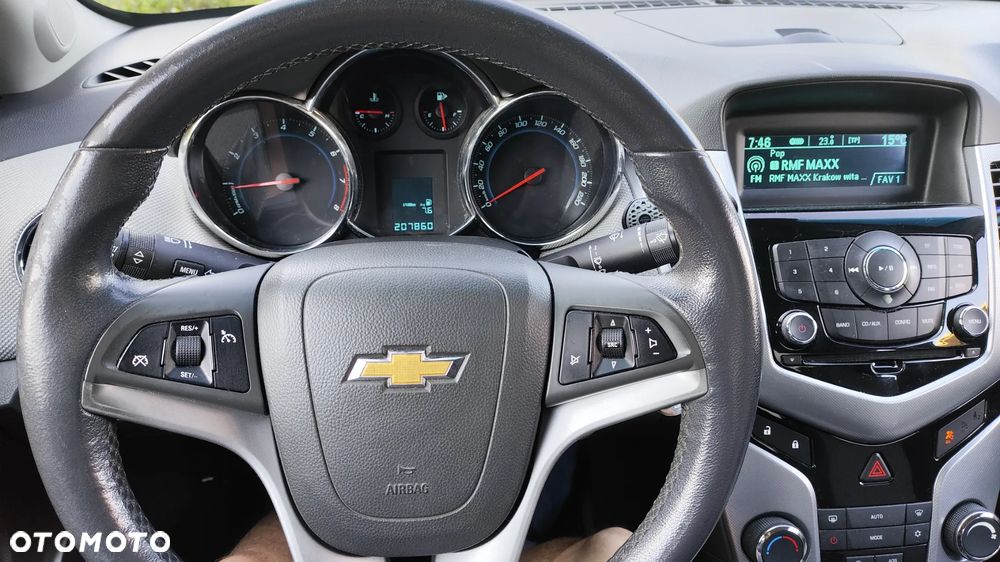 Chevrolet Cruze 1.8 LT - 12