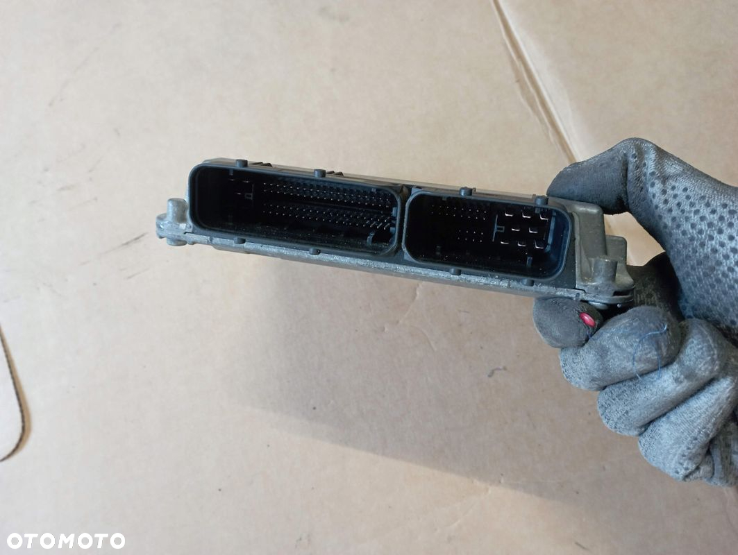 AUDI A3 8P STEROWNIK KOMPUTER SILNIKA 06A906033JL - 2