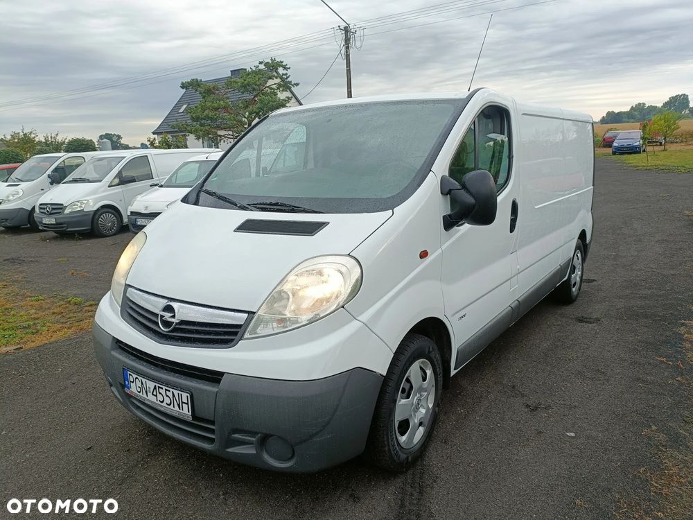 Opel Vivaro - 1
