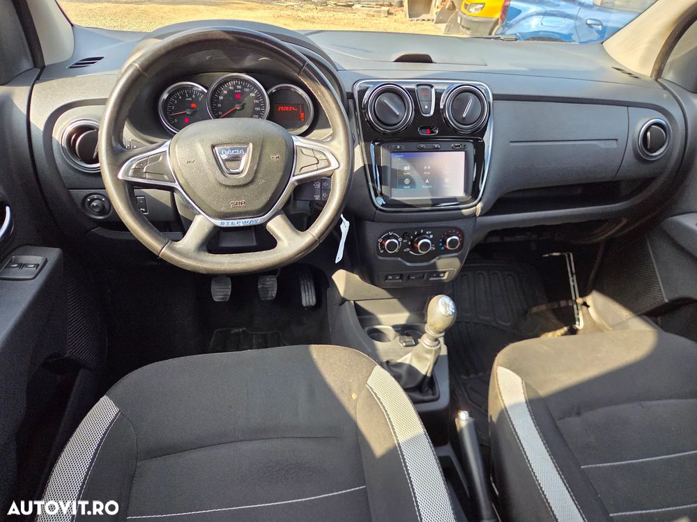 Dacia Lodgy 1.5 dCi Stepway - 4