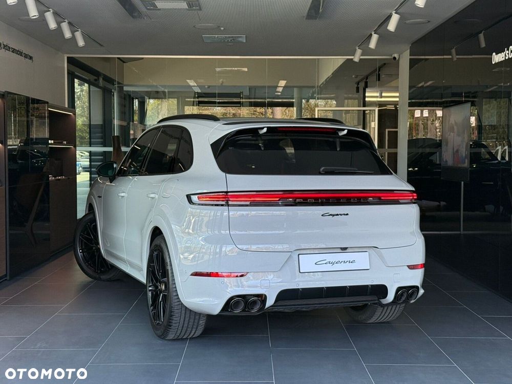 Porsche Cayenne - 4