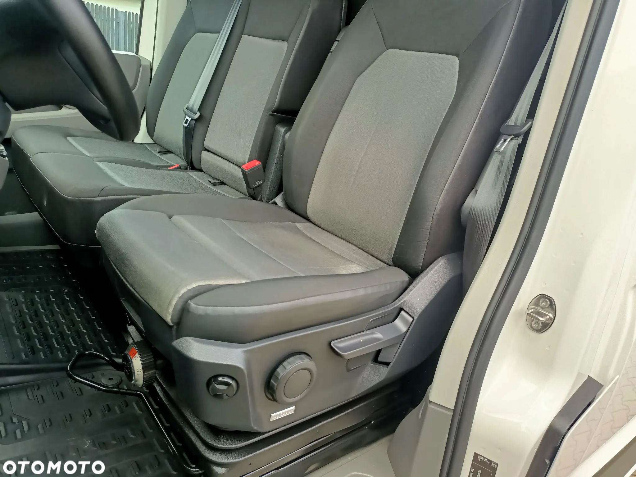 Volkswagen CRAFTER 2.0 TDI 140KM L4H2 - 26