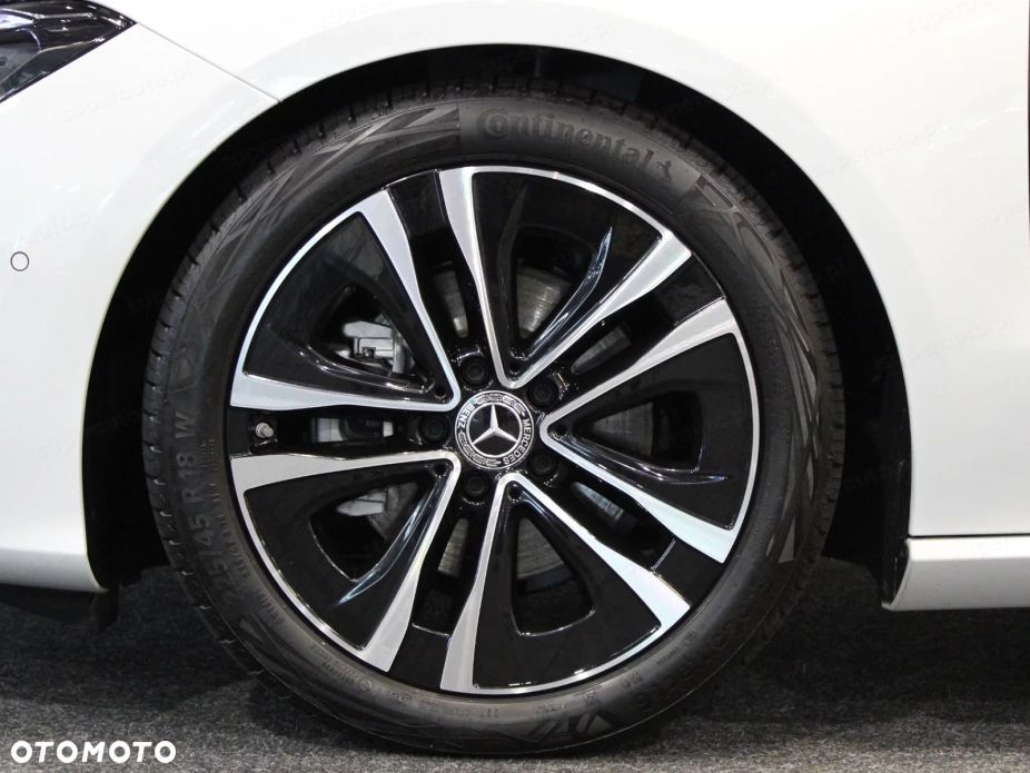 Mercedes-Benz CLA 180 Progressive 7G-DCT - 5