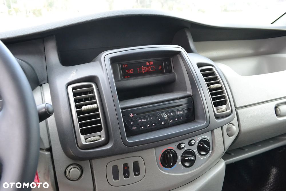 Renault Trafic - 16