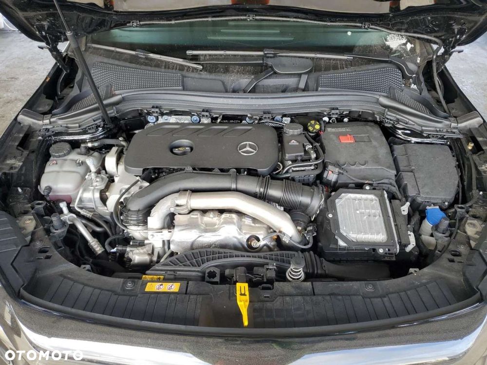 Mercedes-Benz GLA - 2
