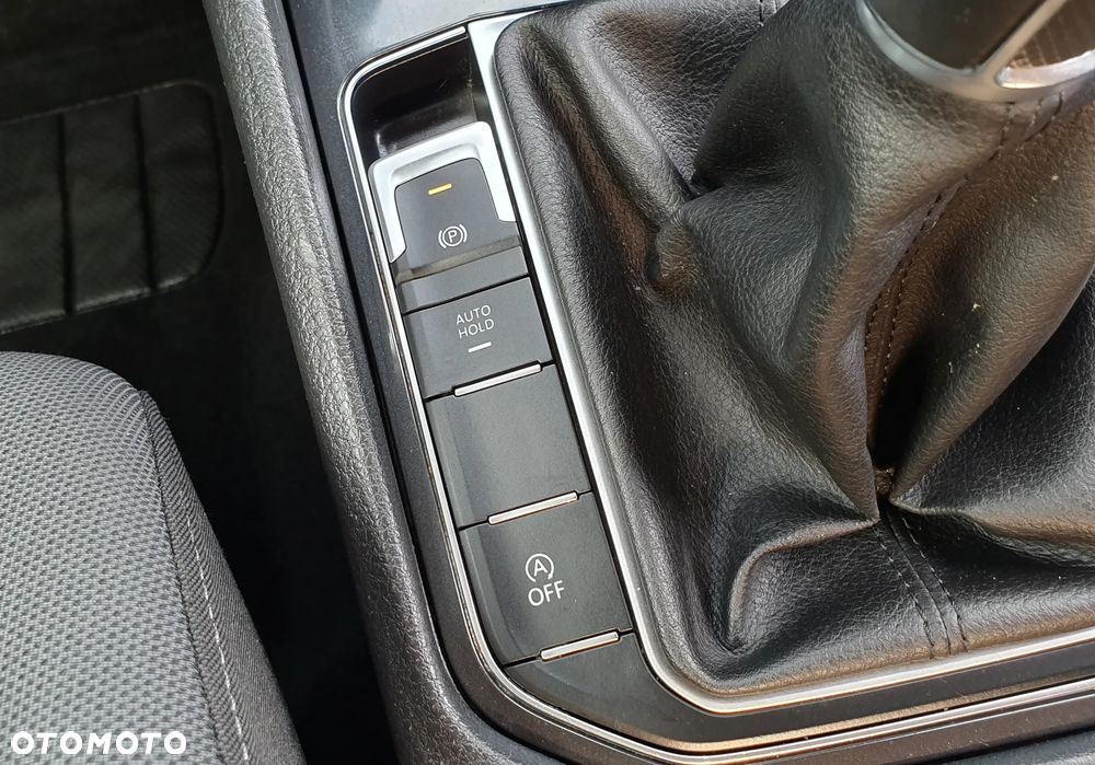 Volkswagen Golf - 18