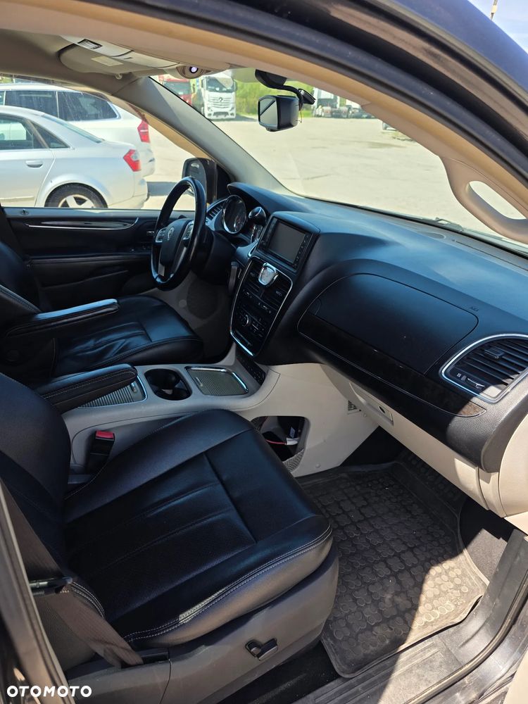 Lancia Voyager 2.8CRD Gold - 4