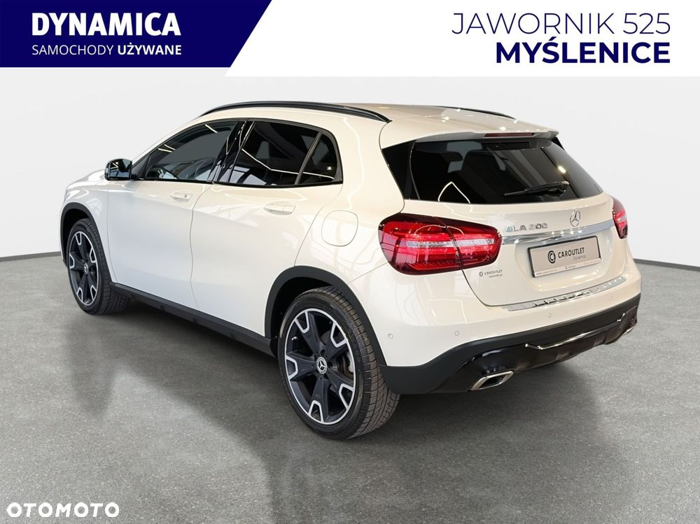 Mercedes-Benz GLA - 7