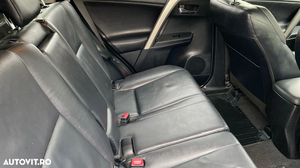 Toyota RAV4 2.2 D-4CAT 4WD Aut Luxury - 7