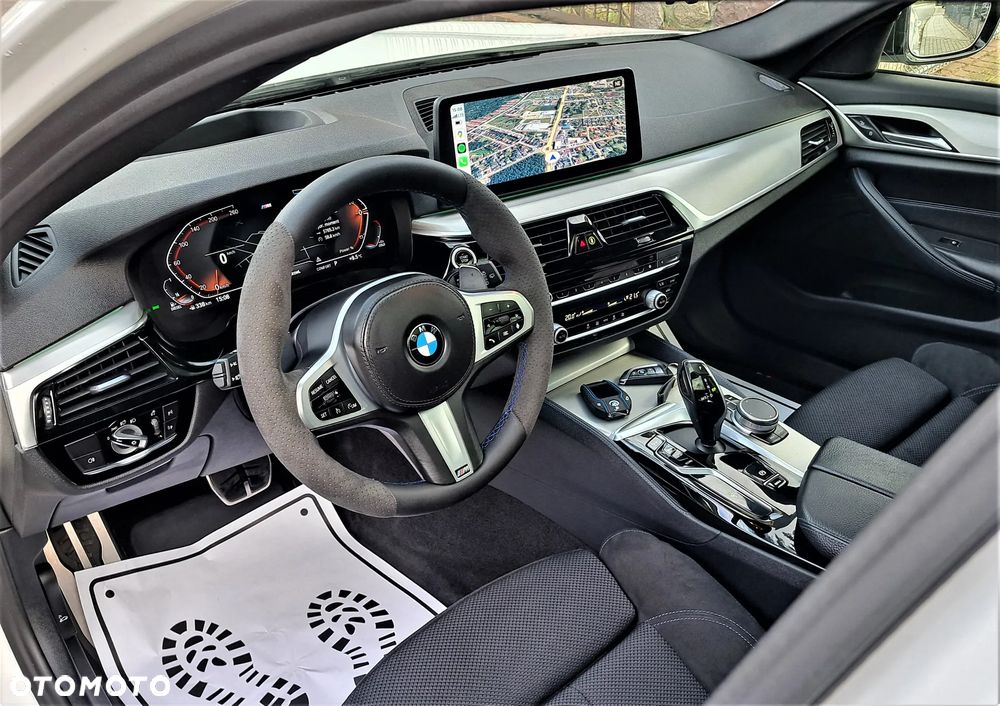 BMW Seria 5 520d Touring M Sport Edition - 17