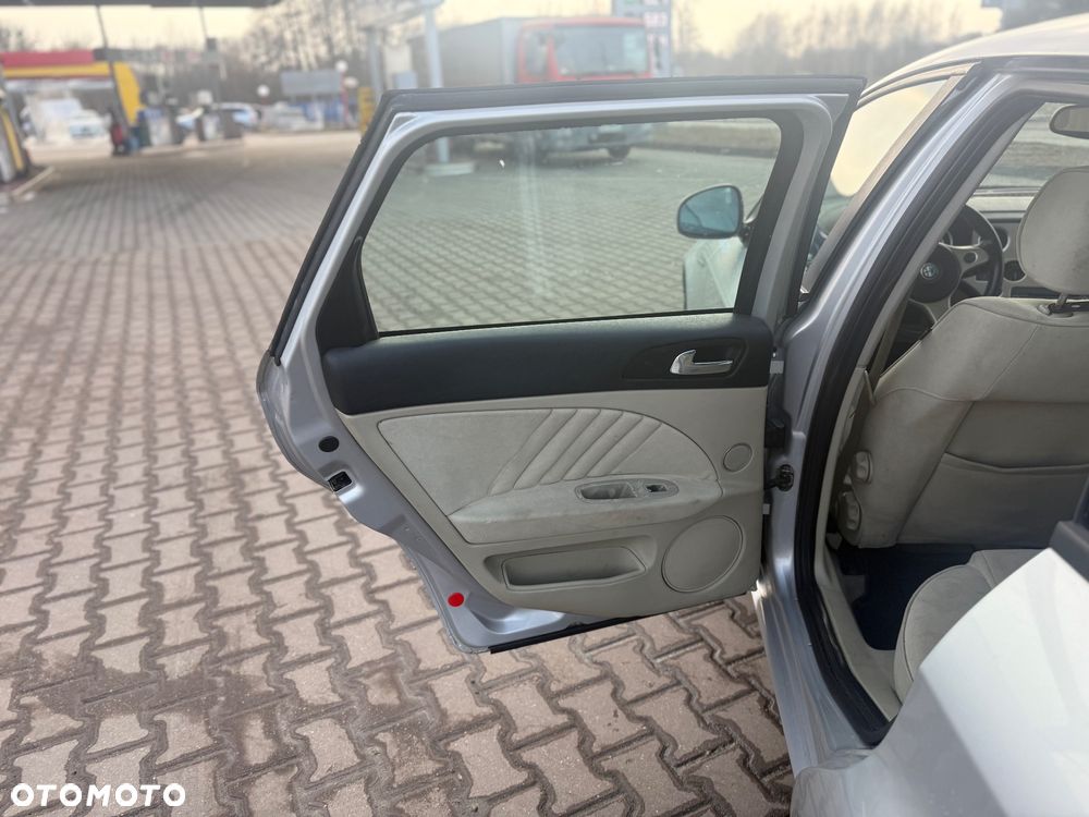 Alfa Romeo 159 1.9 JTDM 8V DPF Distinctive - 14
