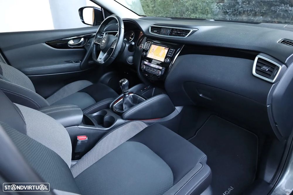 Nissan Qashqai 1.5 dCi N-Connecta J18 - 46