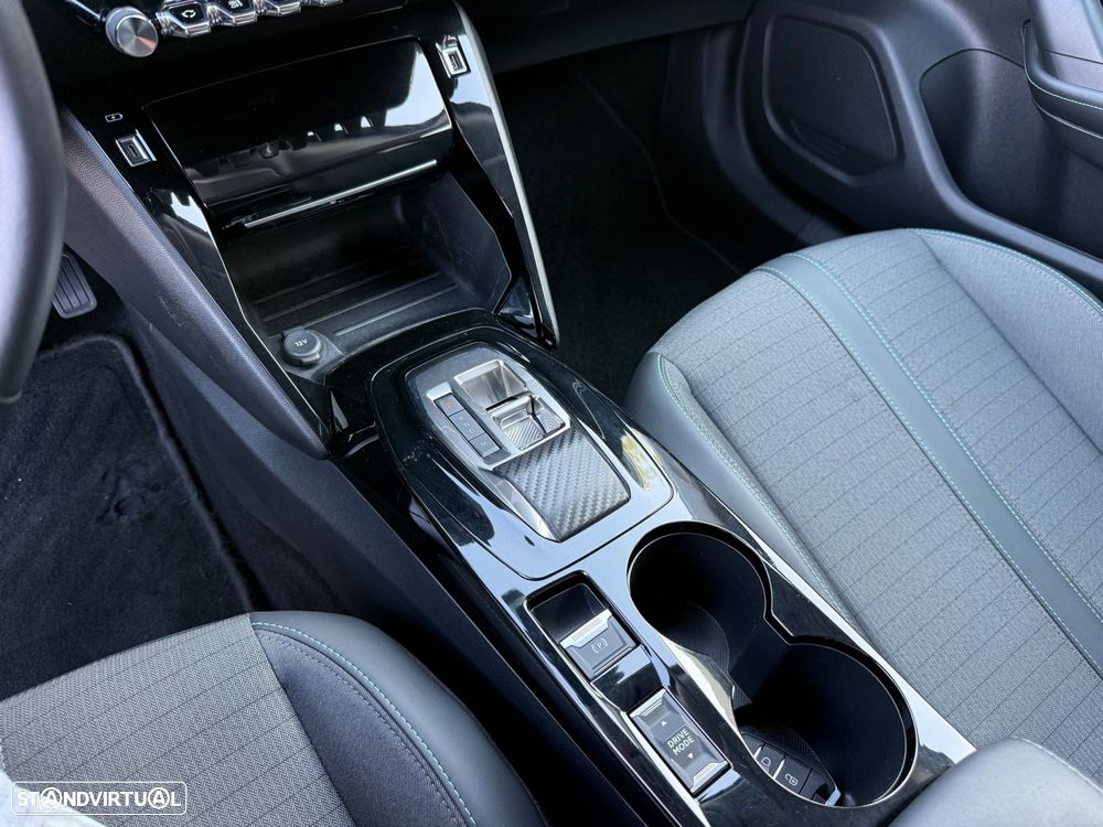 Peugeot 2008 1.2 PureTech Allure Pack EAT8 - 18