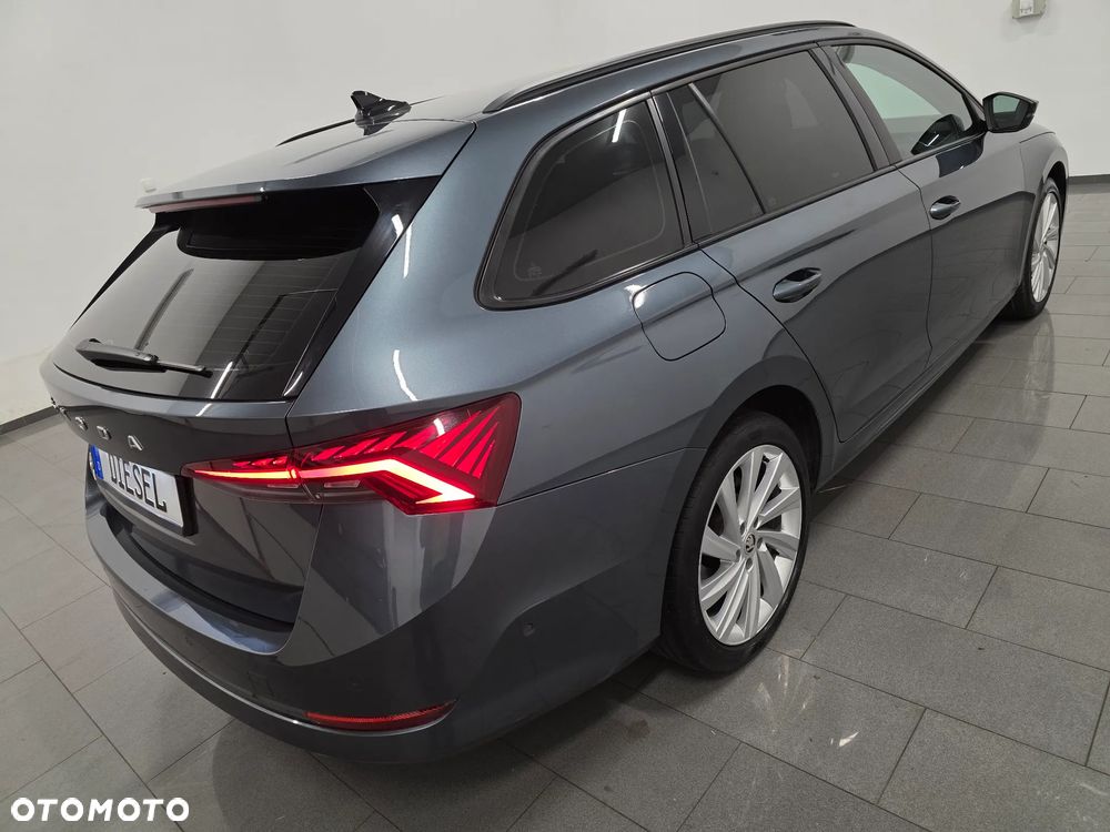 Skoda Octavia 2.0 TDI DSG Exclusive Plus - 6