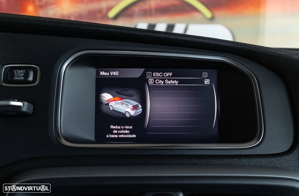 Volvo V40 2.0 D3 Momentum - 15