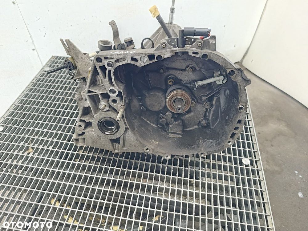 SKRZYNIA BIEGÓW MANUALNA 5 RENAULT SCENIC II JR5104 1.6 16V - 1