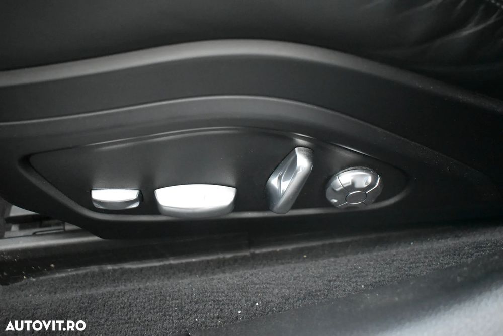 Porsche Panamera 4 E-Hybrid - 19