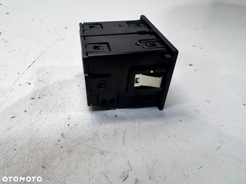 GNIAZDO PORT USB AUX AUDI A6 C7 4G0035736 - 3
