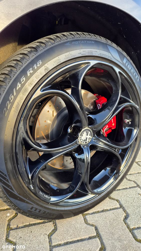Alfa Romeo Giulia 2.0 Turbo Veloce Q4 - 16