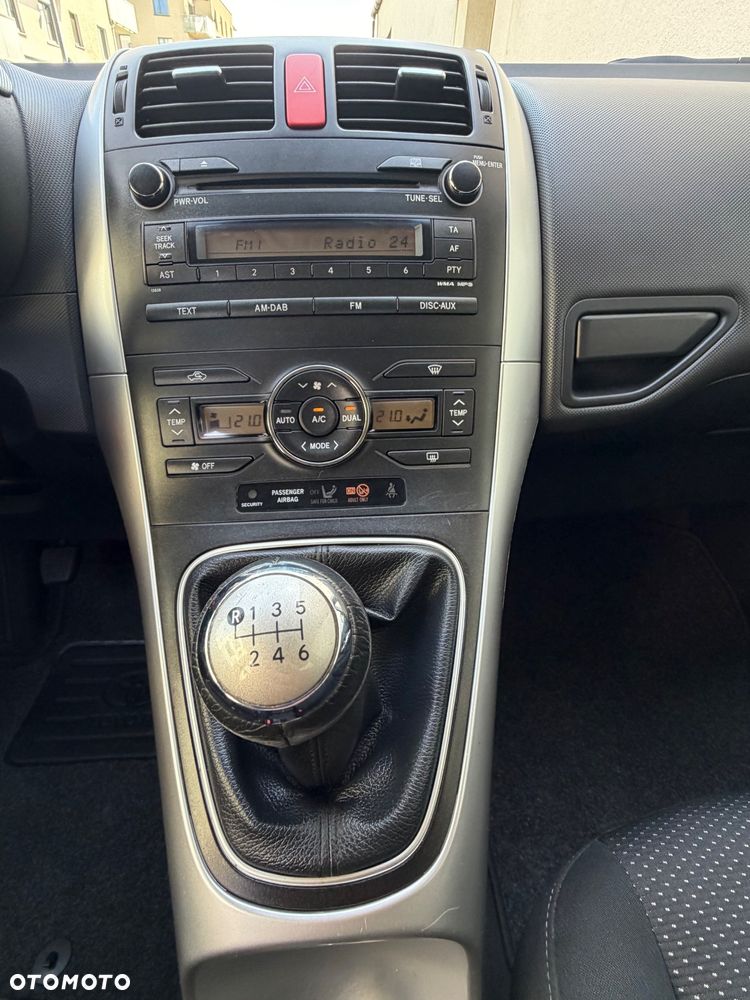 Toyota Auris 1.6 Sol - 7