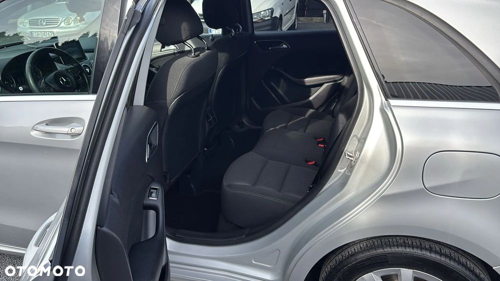 Mercedes-Benz Klasa B 200 BlueEFFICIENCY EDITION 1 - 14