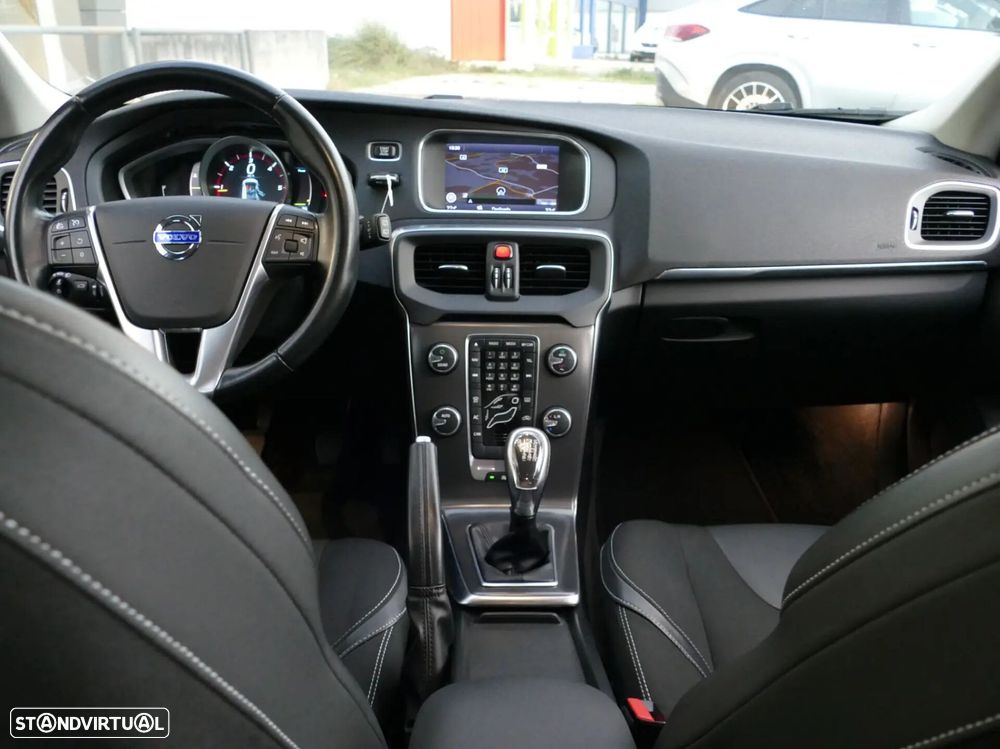 Volvo V40 1.6 D2 Momentum - 32