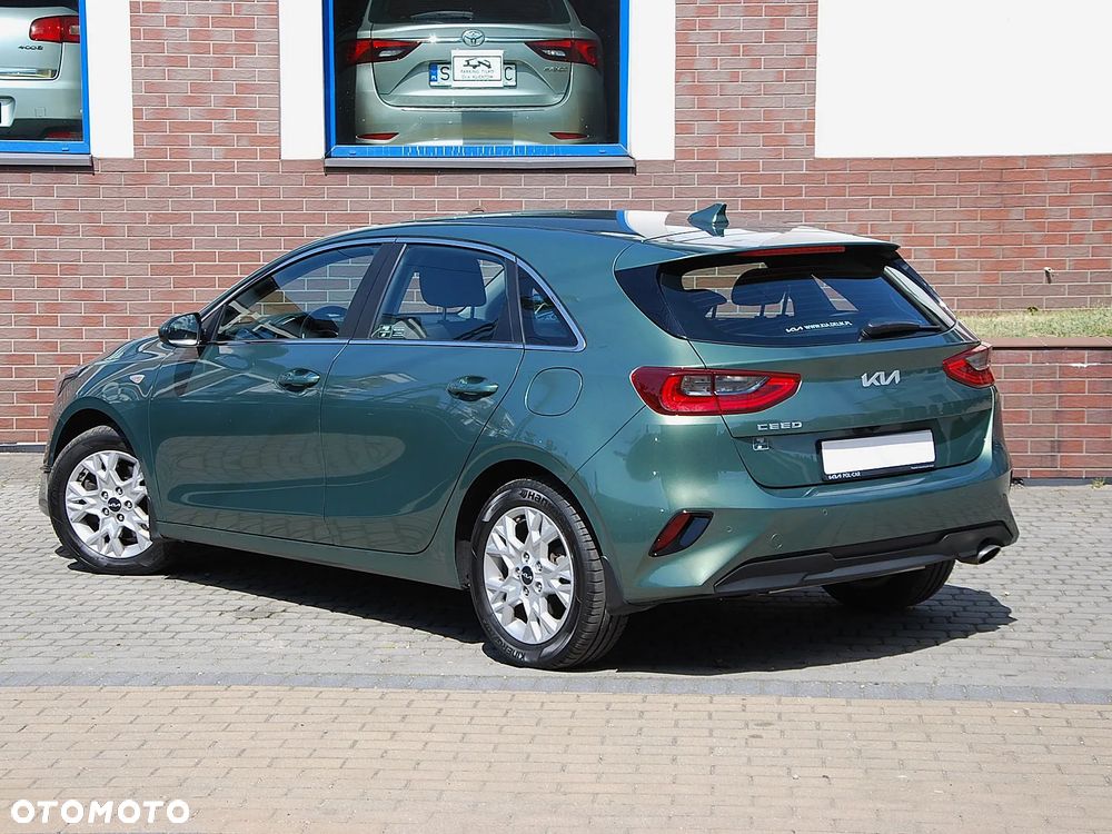 Kia Ceed - 21