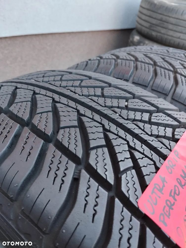 205 50 17 Goodyear UltraGrip Performance 2 RSC Run Flat 2szt. - 2