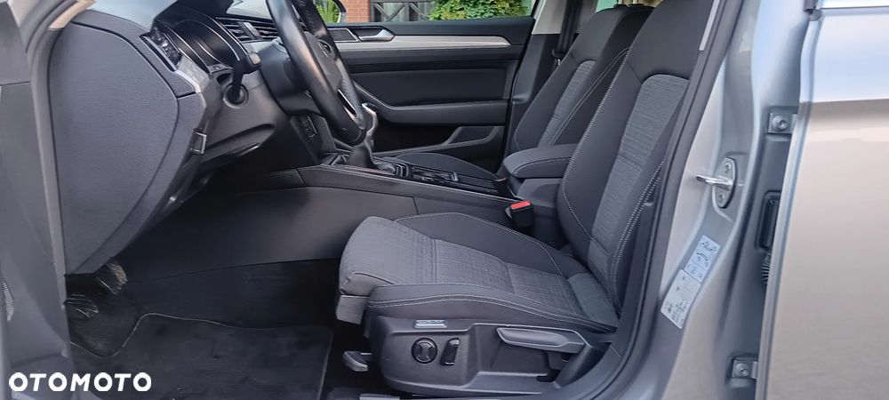 Volkswagen Passat 2.0 TDI EVO Business - 10