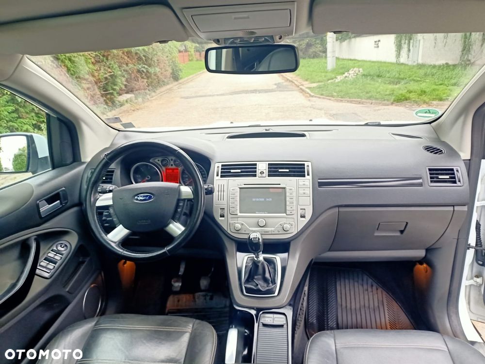 Ford Kuga 2.0 TDCi 4x4 Titanium - 6