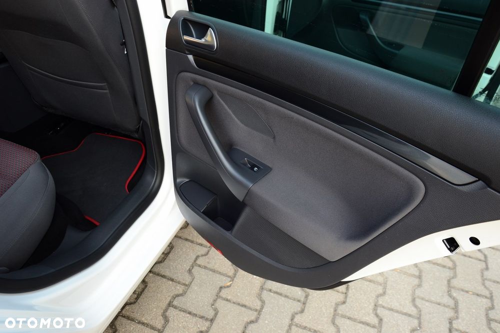 Volkswagen Golf - 23