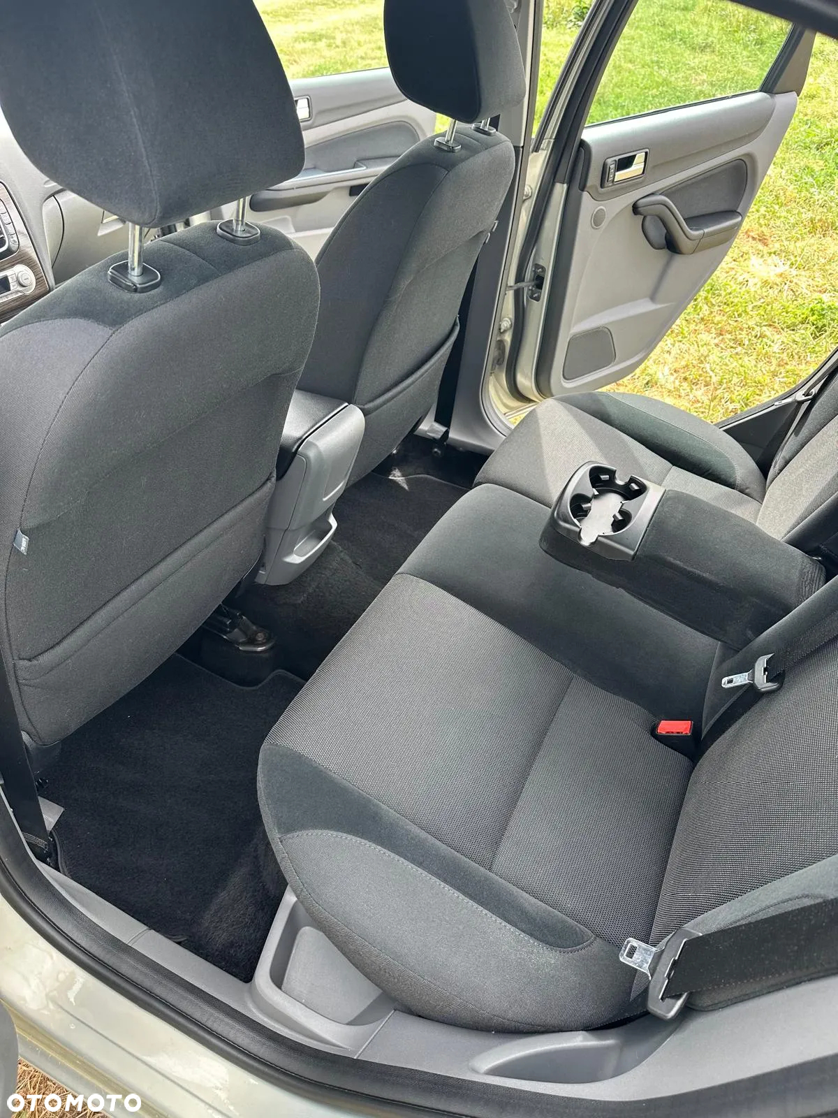 Ford Focus 2.0 Ghia - 8