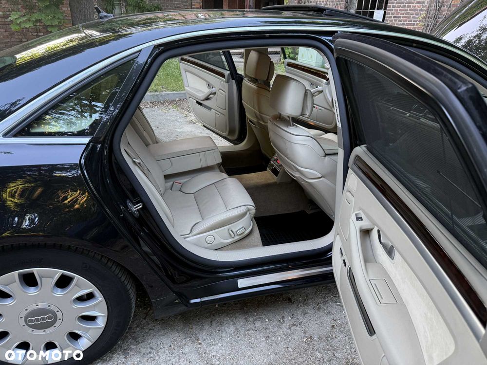Audi A8 - 6