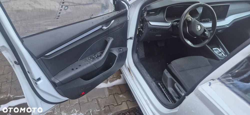 Skoda Octavia 2.0 TDI Edition 130 Essence DSG - 32