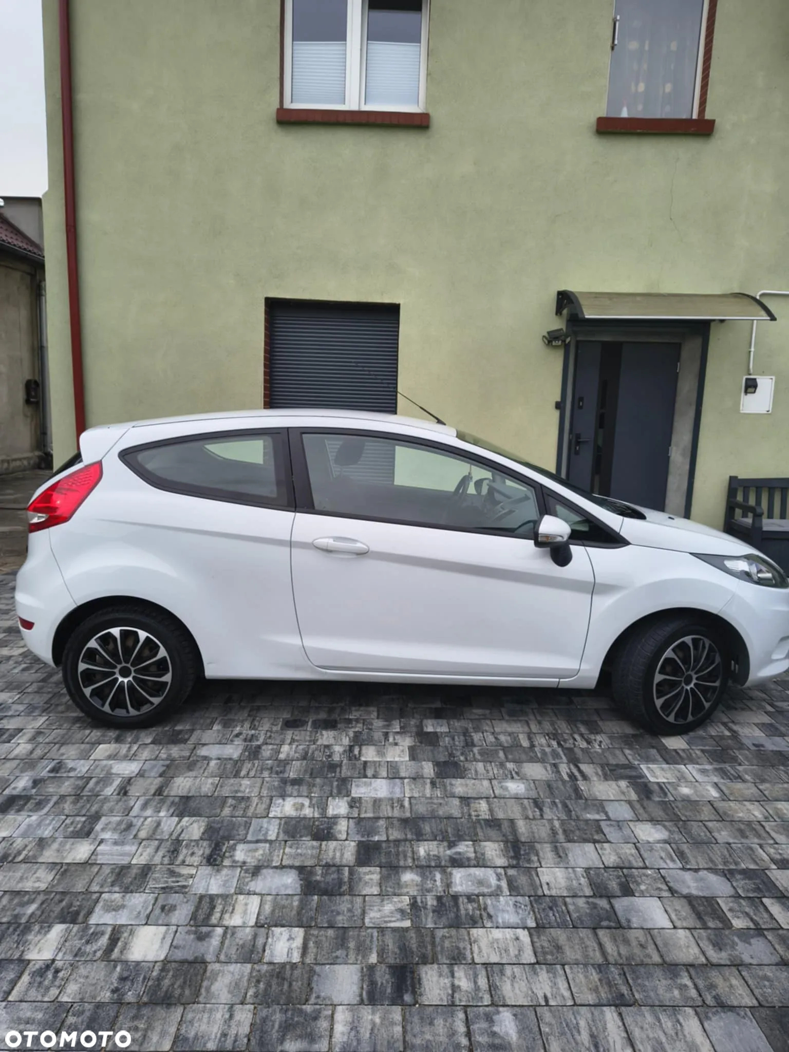 Ford Fiesta 1.25 Ambiente - 2