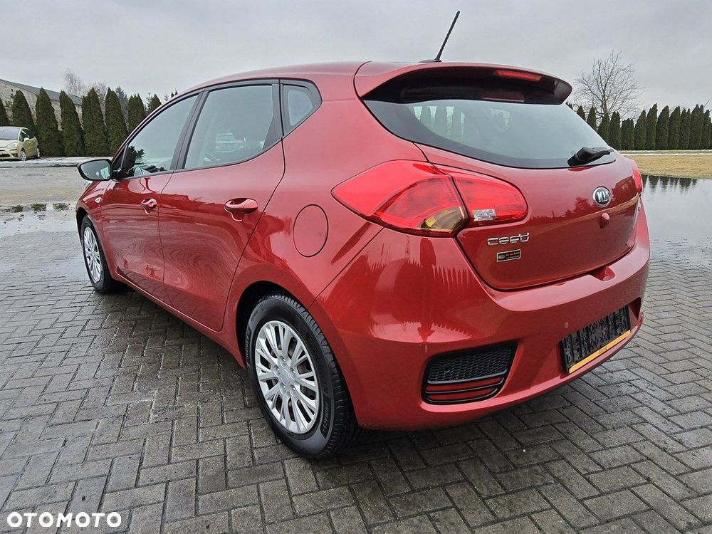 Kia Ceed - 13